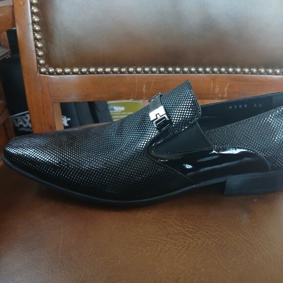 Sharp black embossed leather and patent leather formal mens shoes. - Picture 4 of 7